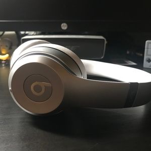 Silver  Beats Solo 3